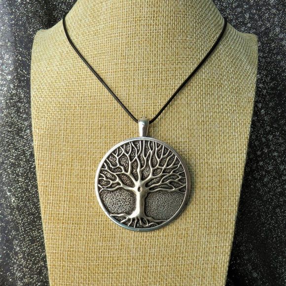 Tree of Life Pendant Silver-tone Large Round Pendant........325 - Picture 3 of 4